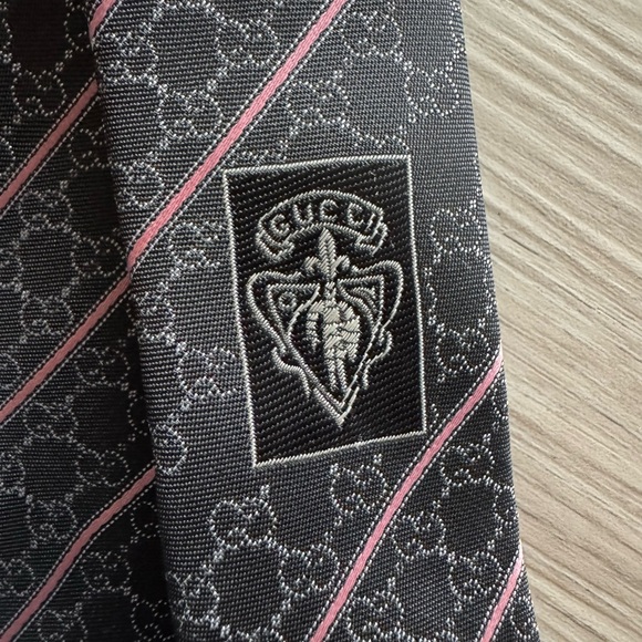 Gucci Black and Pink Men's Tie - Picture 4 of 5